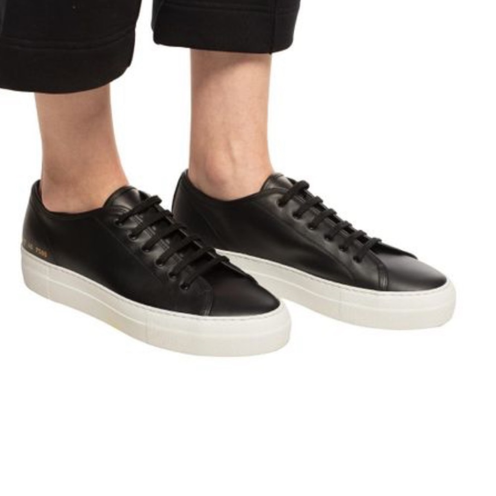 Common Projects
Women's Sneakers Black